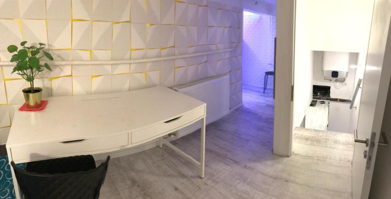 Corvin Ruinpub Designed Apartment Budapest Eksteriør billede