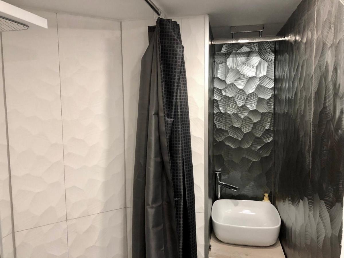Corvin Ruinpub Designed Apartment Budapest Eksteriør billede